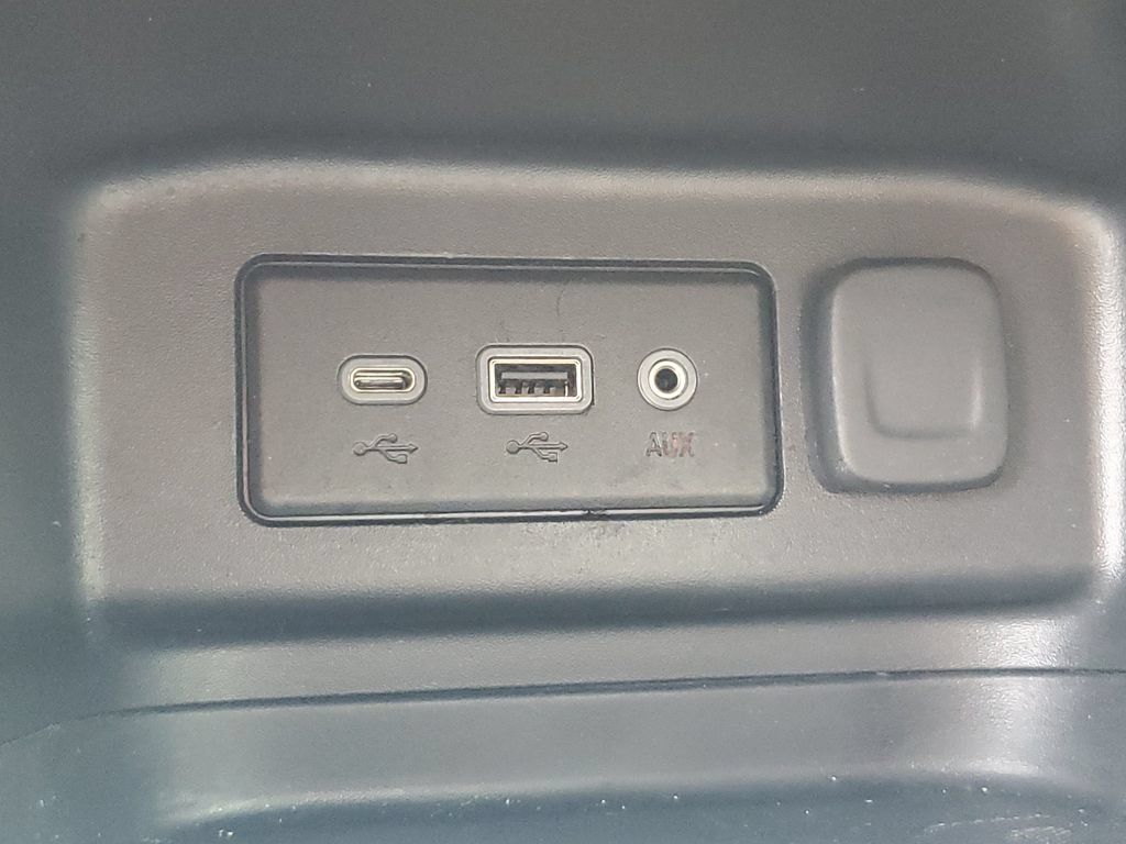 Used 2022 Chevrolet Equinox LT AWD/4WD image 28