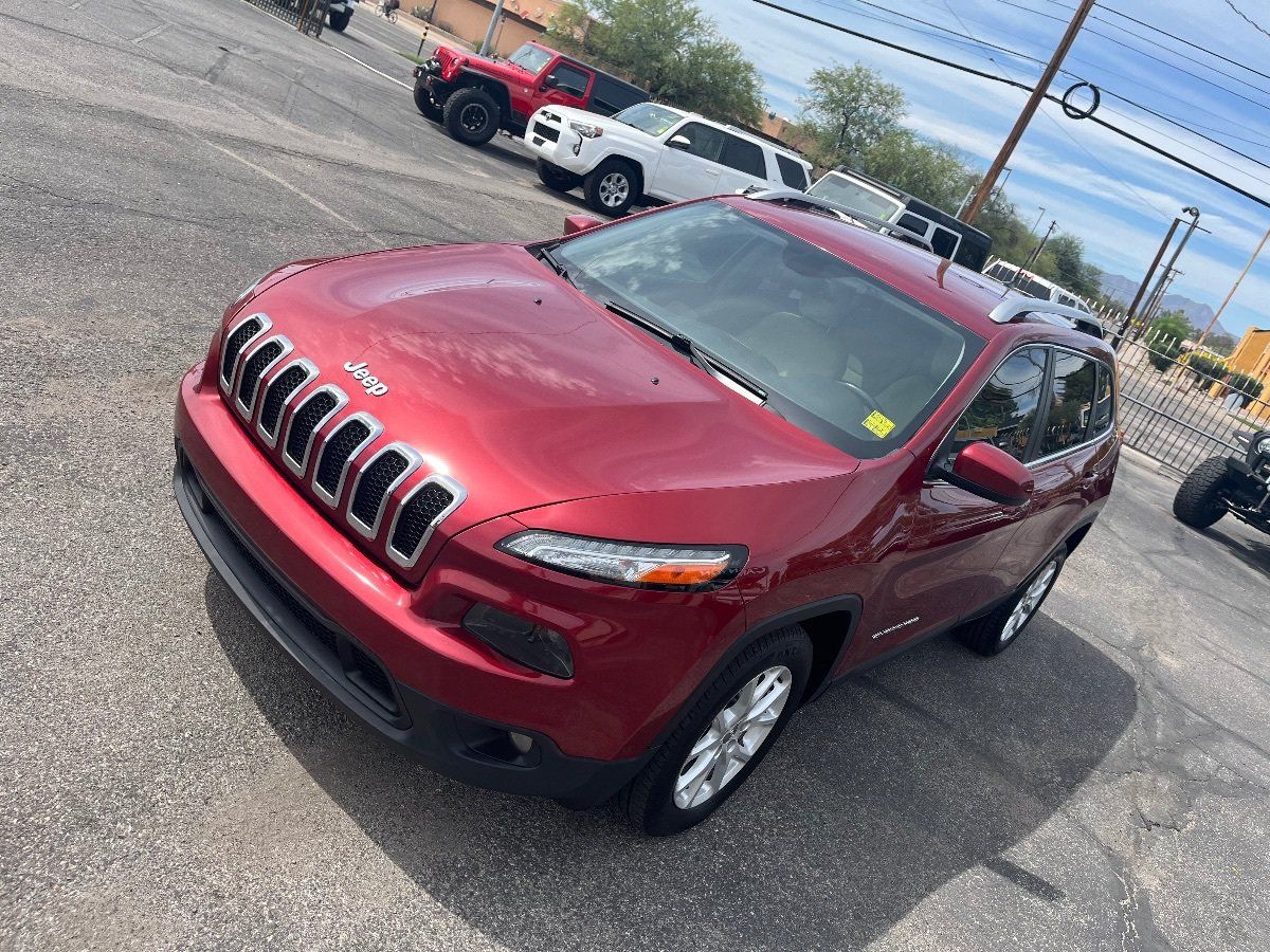 Used 2017 Jeep Cherokee Latitude w/ Comfort/Convenience Group FWD image 44