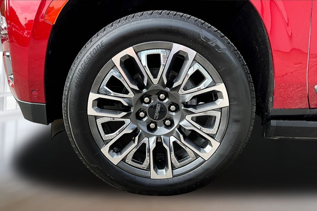 Used 2023 GMC Yukon Denali Ultimate AWD/4WD image 33
