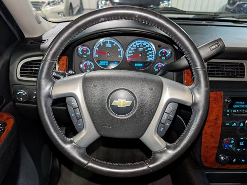Used 2014 Chevrolet Suburban LT AWD/4WD image 36
