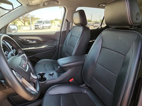 Used 2023 GMC Terrain SLT image 7