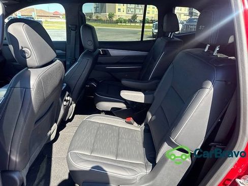 Used 2025 Buick Enclave Sport Touring FWD image 14