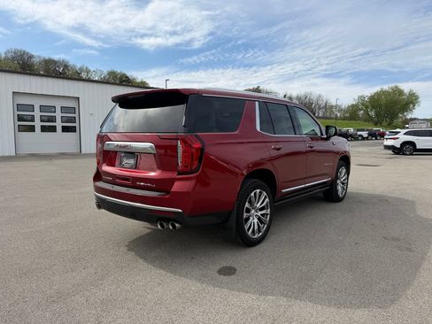 Used 2021 GMC Yukon Denali w/ Denali Premium Package AWD/4WD image 5