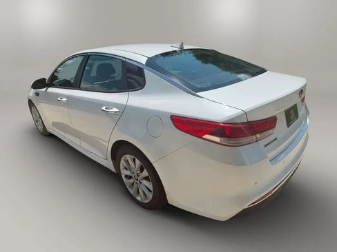 Used 2018 Kia Optima LX w/ 17" Alloy Wheels Package FWD image 8