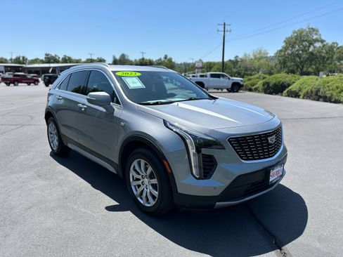 Used 2023 Cadillac XT4 Premium Luxury image 3