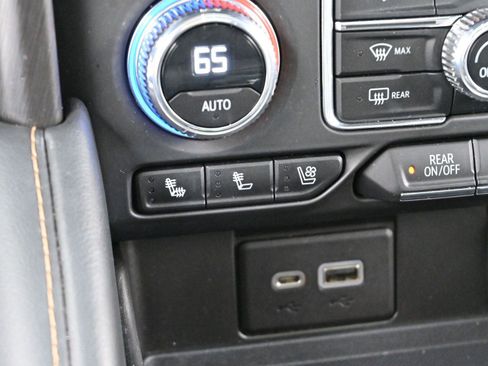 Used 2023 GMC Yukon AT4 image 23