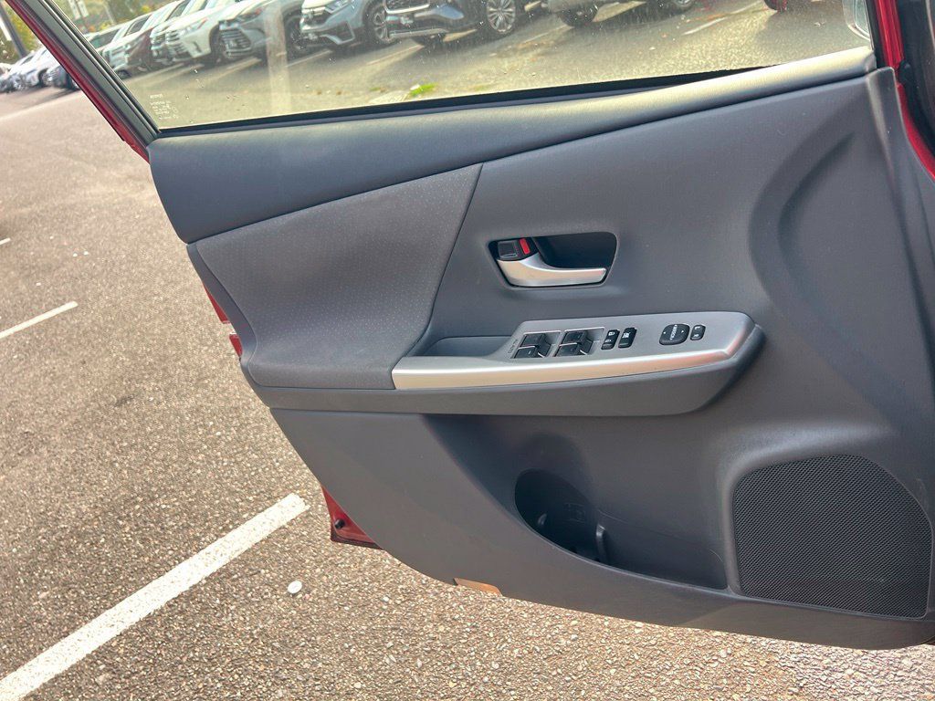 Used 2014 Toyota Prius V Three FWD image 15