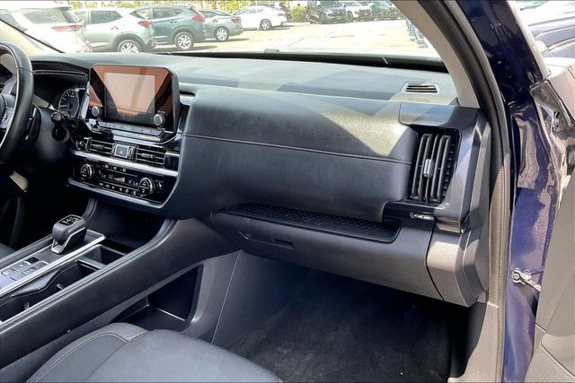 Certified 2025 Nissan Pathfinder SV AWD/4WD image 16
