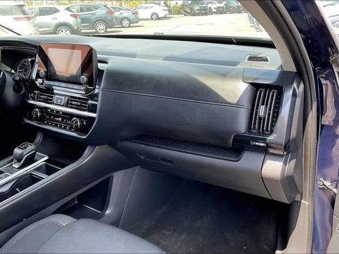 Certified 2025 Nissan Pathfinder SV AWD/4WD image 16