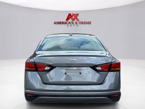 Used 2024 Nissan Altima 2.5 SV FWD image 5