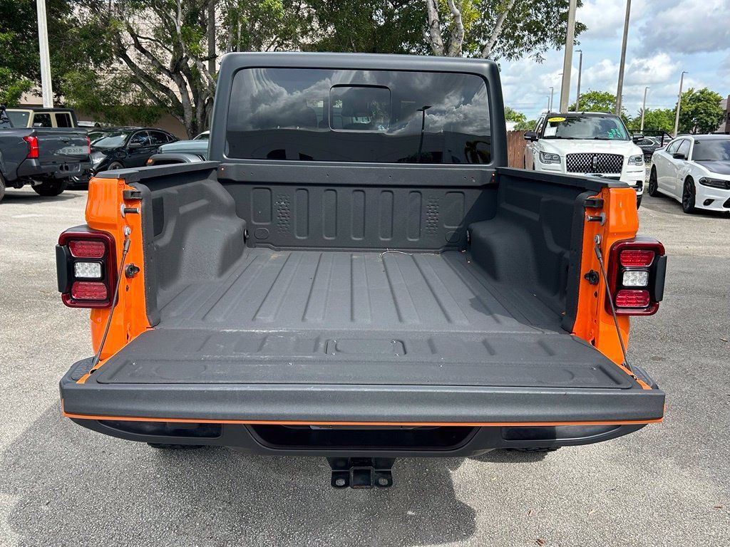 Certified 2025 Jeep Gladiator Mojave AWD/4WD image 5