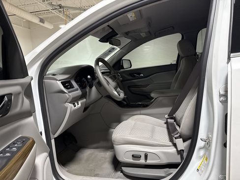 Used 2017 GMC Acadia SLE w/ Driver Alert Package I AWD/4WD image 19