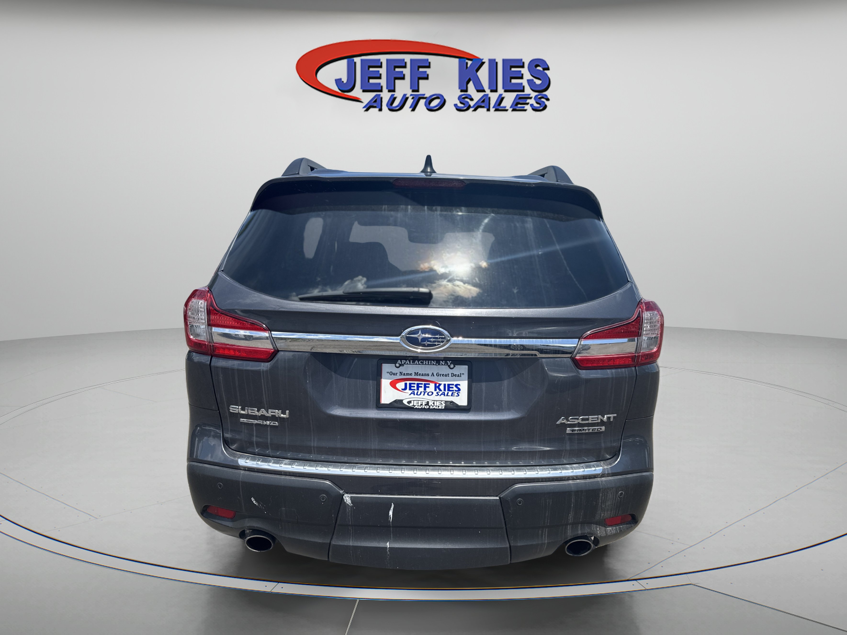 Used 2022 Subaru Ascent Limited w/ Technology Package AWD/4WD image 3