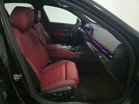 Used 2024 BMW 530i image 8