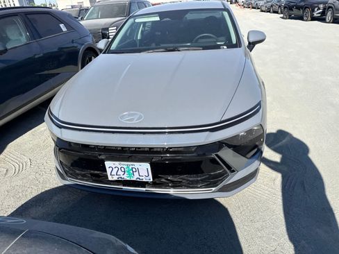 Used 2026 Hyundai Sonata Blue FWD image 2