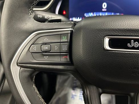 Used 2023 Jeep Grand Cherokee Altitude AWD/4WD image 26