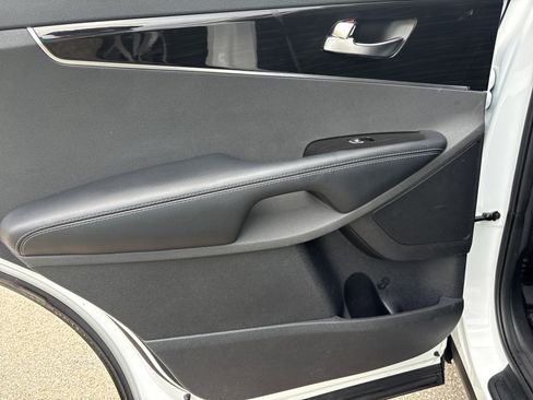 Used 2019 Kia Sorento EX image 21