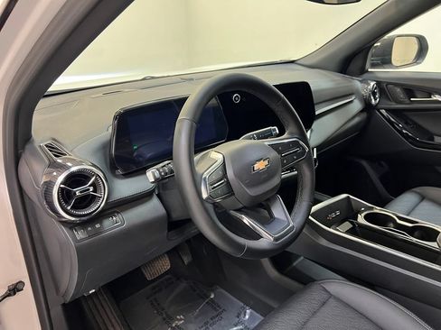Used 2025 Chevrolet Equinox LT w/ Convenience Package II FWD image 17