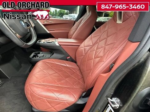 Used 2023 BMW iX xDrive50 w/ Premium Package AWD/4WD image 12