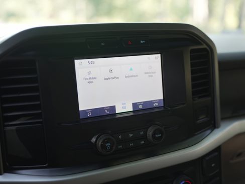 Used 2023 Ford F150 XLT image 14