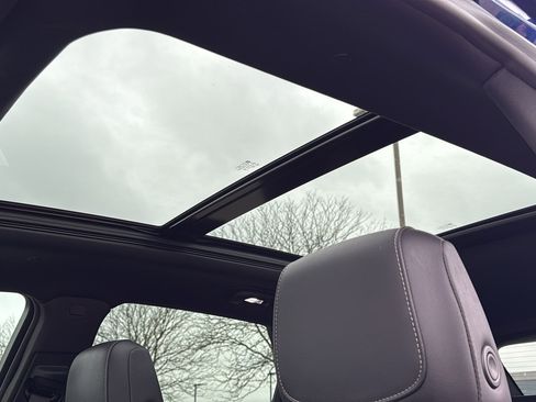 Certified 2024 Cadillac XT5 Sportv w/ Technology Package image 30