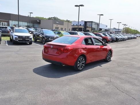 Used 2018 Toyota Corolla SE FWD image 7