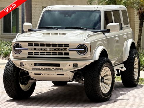 Used 2026 Ford Bronco Outer Banks AWD/4WD image 1