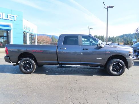 Used 2025 RAM 3500 Laramie AWD/4WD image 10