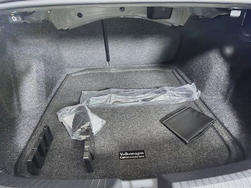 Used 2025 Volkswagen Jetta SE FWD image 27