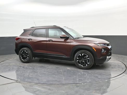 Used 2022 Chevrolet TrailBlazer LT w/ Convenience Package image 9