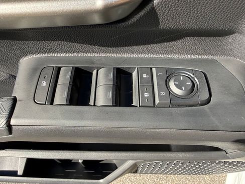 Used 2024 Toyota Tacoma TRD Off-Road image 13