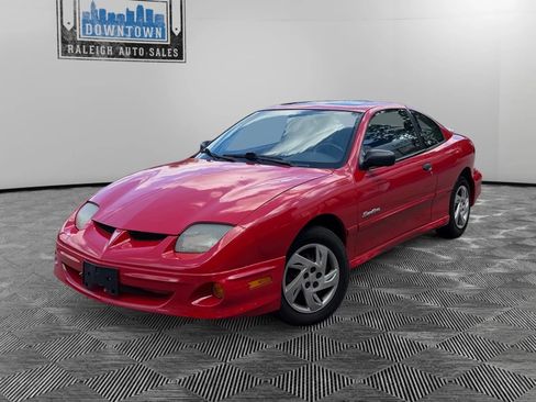 Used 2002 Pontiac Sunfire SE w/ Sun & Sound Pkg FWD image 2