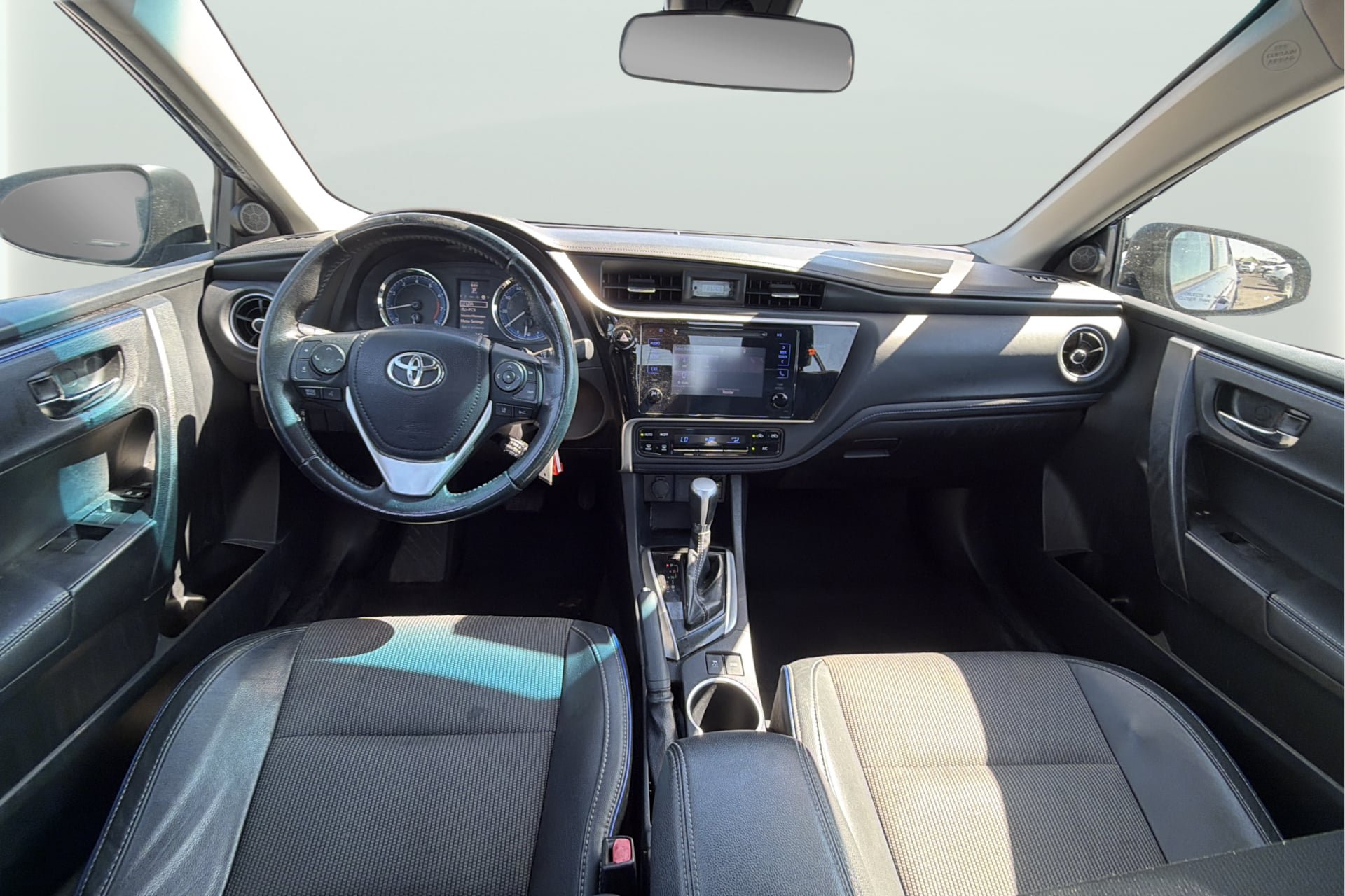 Used 2019 Toyota Corolla SE w/ Protection Package FWD image 31