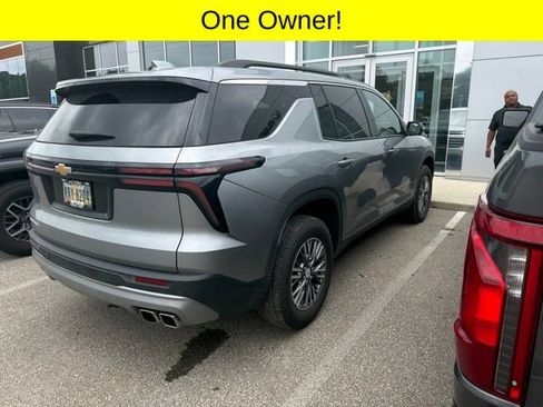 Used 2025 Chevrolet Traverse LT w/ Driver Confidence Package FWD image 6