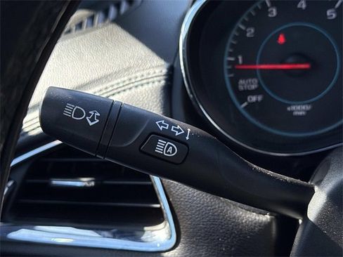 Used 2018 Chevrolet Cruze Premier w/ Enhanced Convenience Package image 26