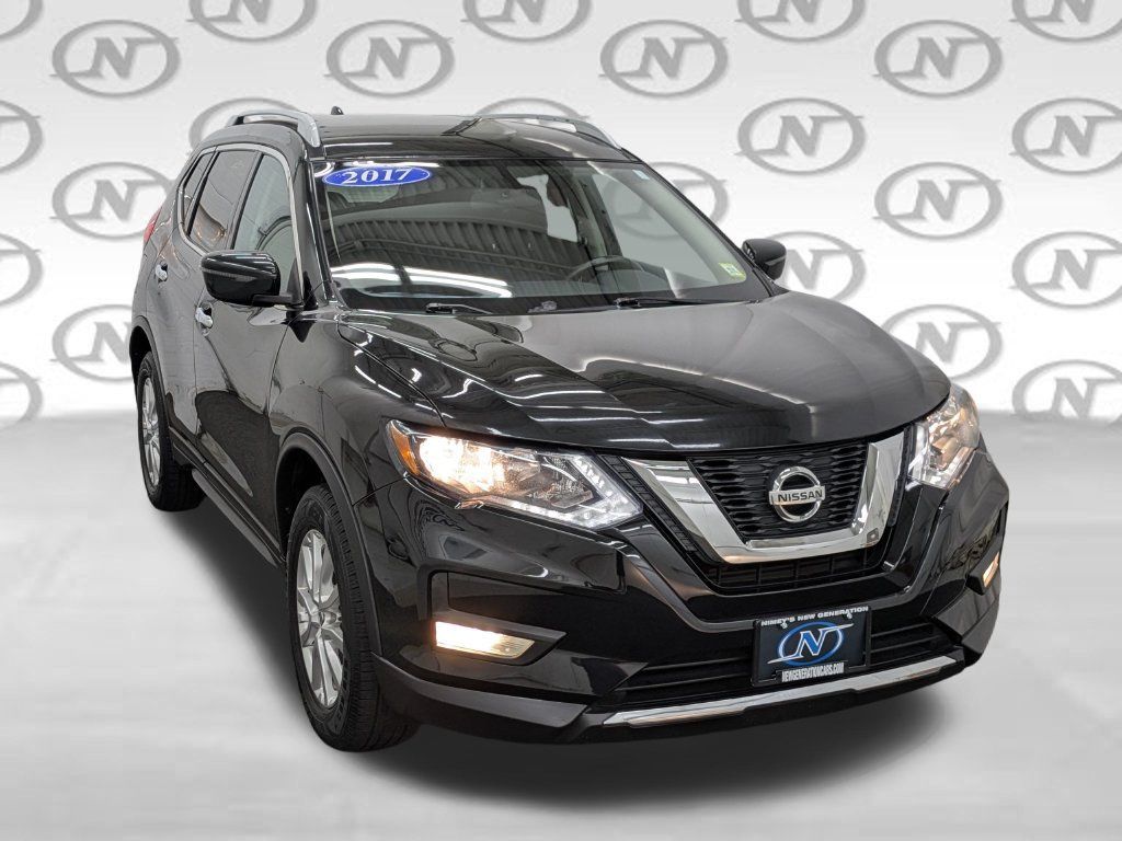 Used 2017 Nissan Rogue SV AWD/4WD image 25