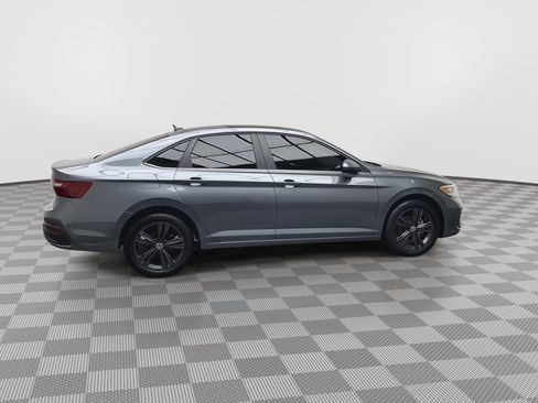 Used 2024 Volkswagen Jetta SE w/ Panoramic Sunroof Package image 40