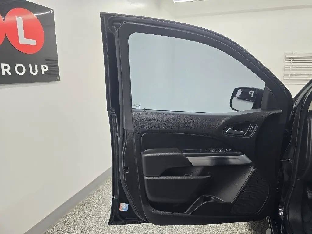Used 2018 Chevrolet Colorado LT w/ LT Convenience Package RWD image 24