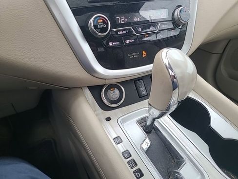 Used 2015 Nissan Murano SL w/ SL Technology Package AWD/4WD image 16