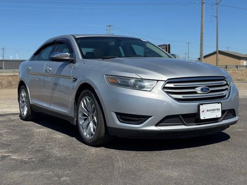 Used 2015 Ford Taurus Limited FWD image 34