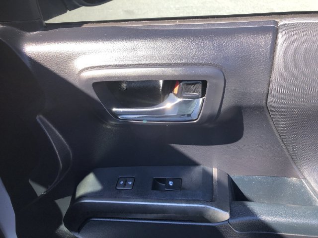 Used 2018 Toyota Tacoma TRD Sport RWD image 33