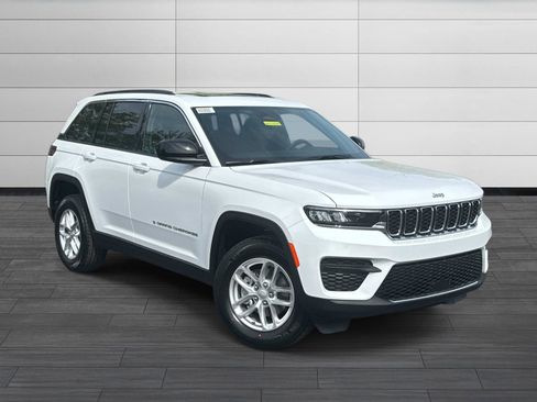 New 2026 Jeep Grand Cherokee Laredo X AWD/4WD image 2