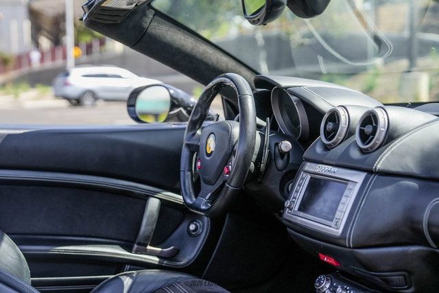 Used 2012 Ferrari California RWD image 34