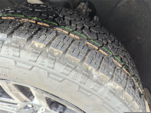 Used 2023 Chevrolet Silverado 1500 Custom image 10