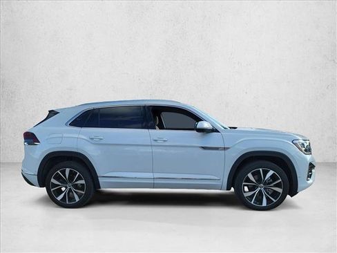 Used 2025 Volkswagen Atlas Cross Sport SEL Premium R-Line AWD/4WD image 4
