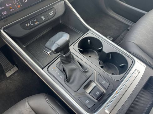 Used 2026 Kia Carnival FWD image 44