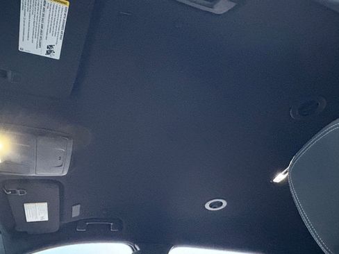 Used 2025 Chevrolet Traverse LT image 31