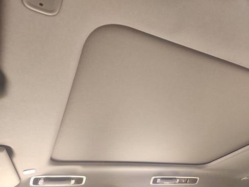 New 2026 Land Rover Range Rover Long Wheelbase SE image 17