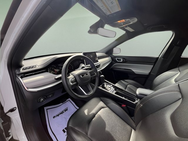 Used 2024 Jeep Compass Limited AWD/4WD image 13