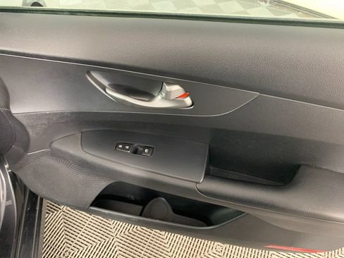 Used 2020 Kia Forte LXS FWD image 37